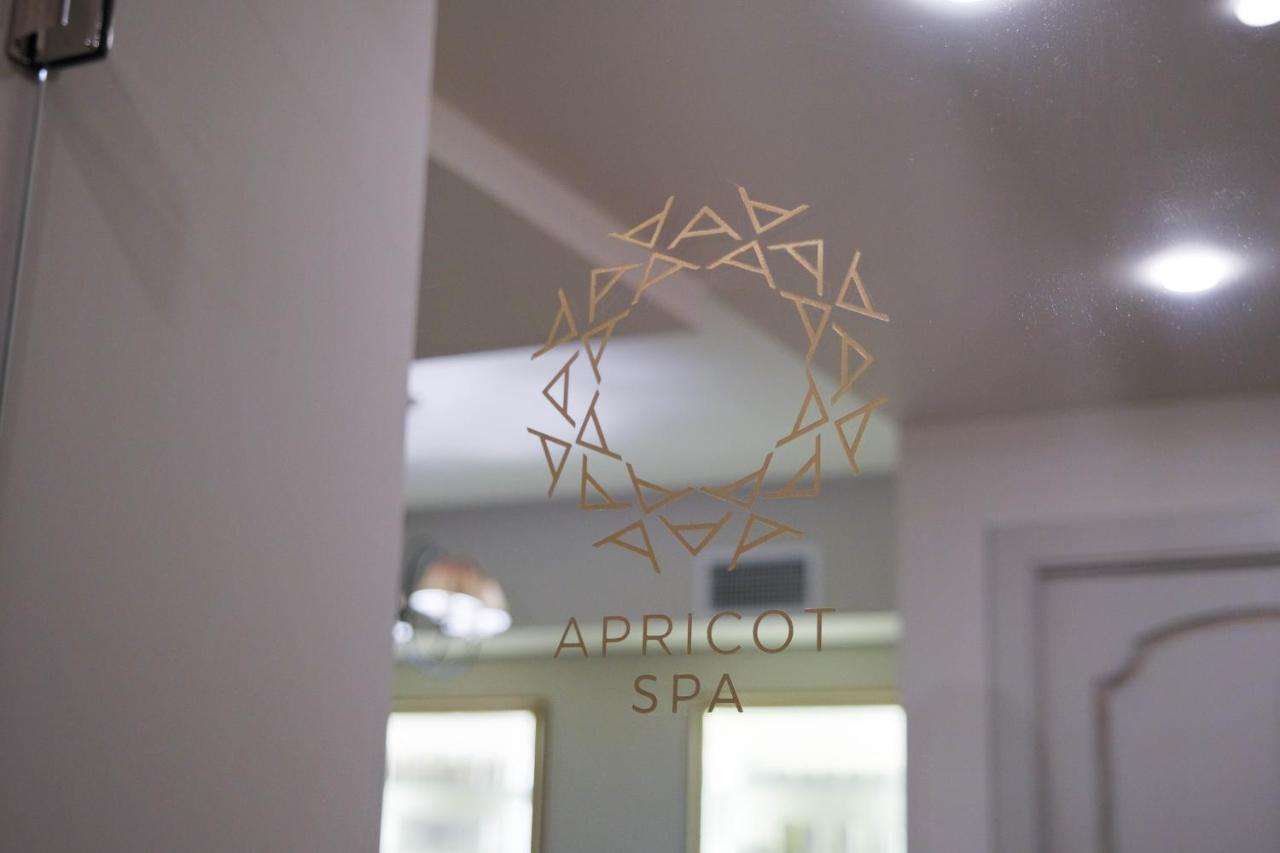 Apricot Hotel Yerevan Exterior photo
