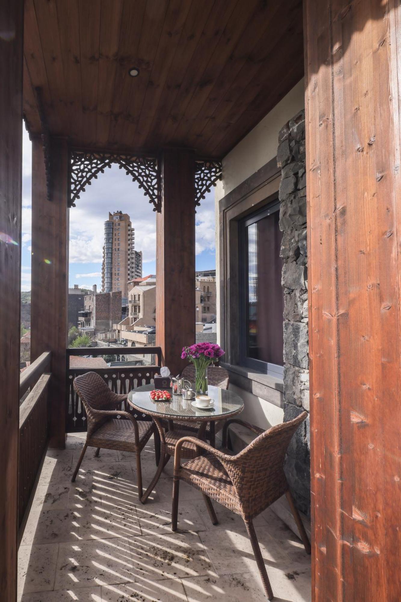 Apricot Hotel Yerevan Exterior photo